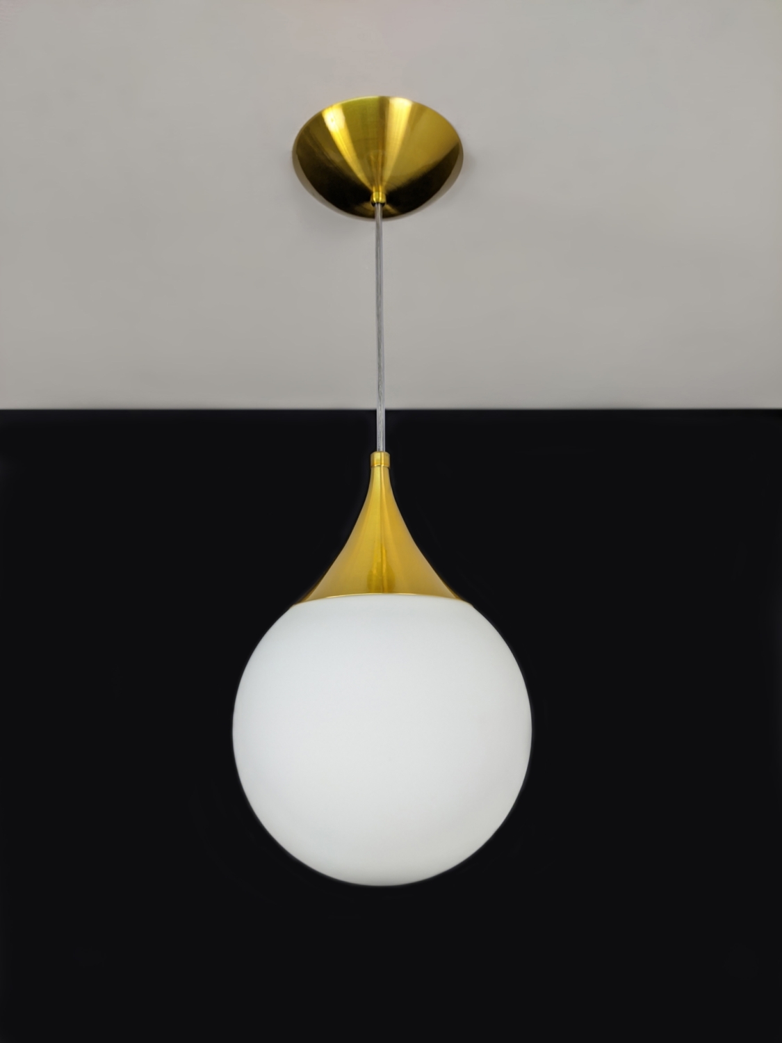 Lustre Pendente Bola Globo 30cm Vidro Fosco Dourado 368 1 IluminaMundo